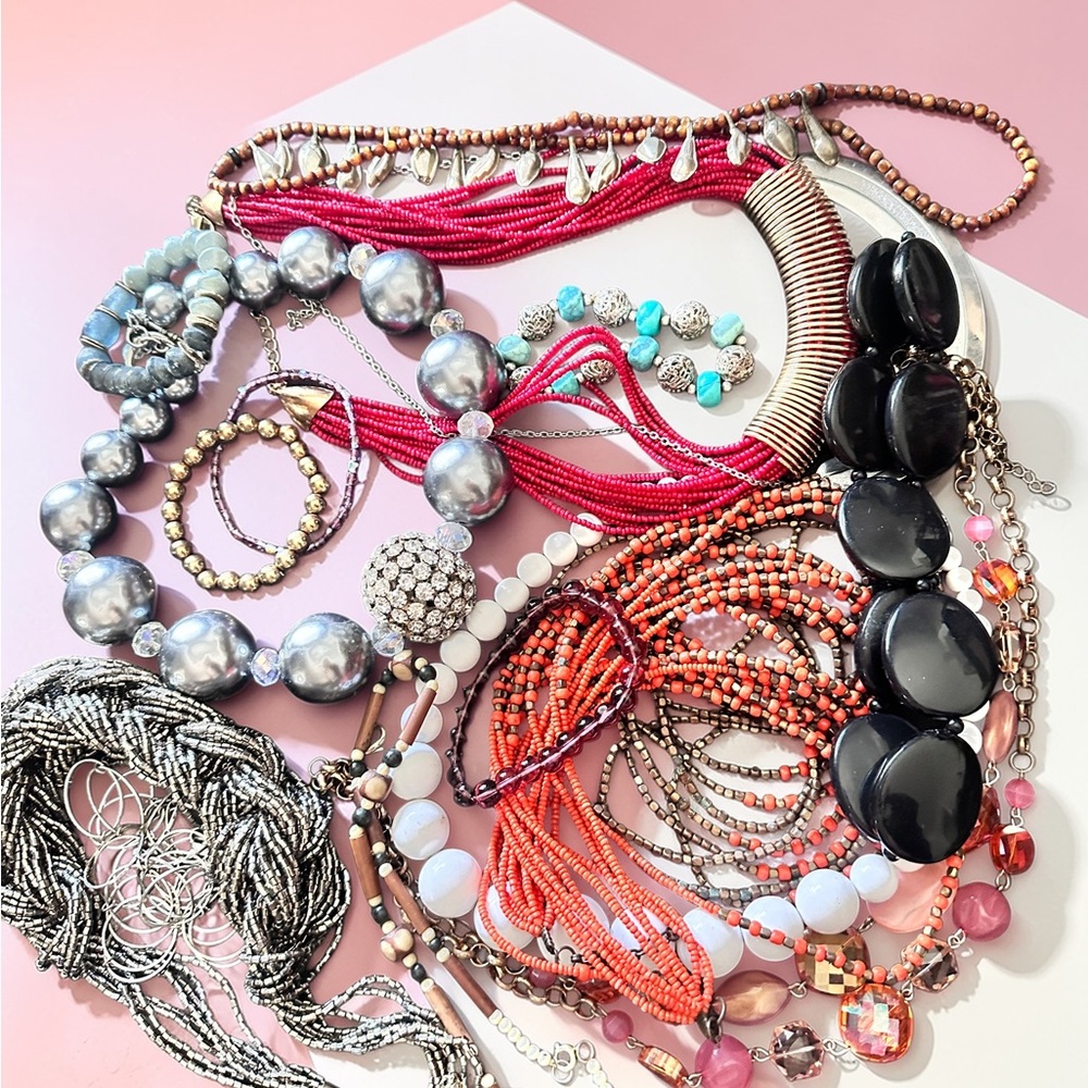 2 LBS Vintage & Modern Costume Jewelry Lot Necklaces Bracelets Mixed Bundle